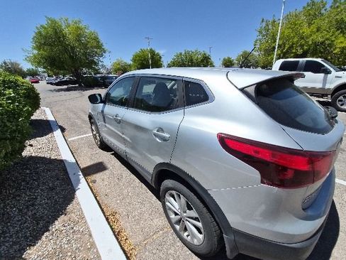 Used 2018 Nissan Rogue Sport S w/ S Appearance Package FWD image 29