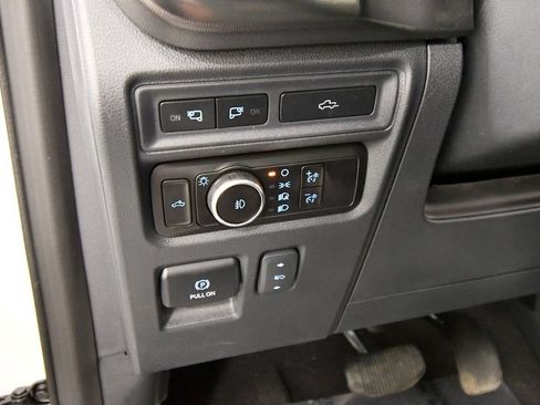 Used 2023 Ford F150 Platinum w/ FX4 Off-Road Package AWD/4WD image 20