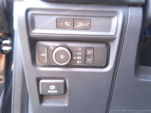 Used 2022 Ford F150 XLT w/ Equipment Group 301A Mid AWD/4WD image 17