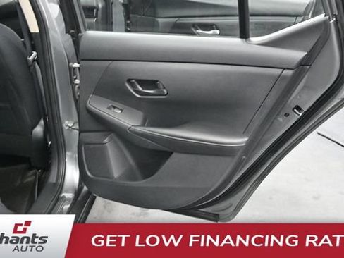 Used 2024 Nissan Sentra SV FWD image 12