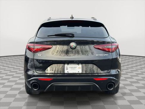 Used 2023 Alfa Romeo Stelvio Veloce image 6