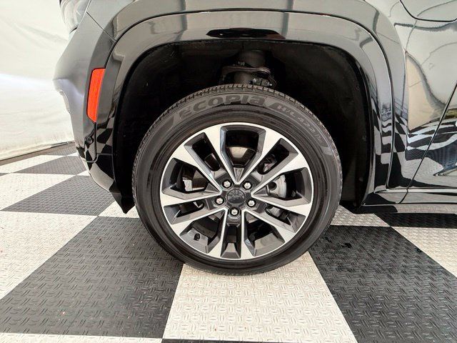 Used 2023 Jeep Grand Cherokee Overland w/ Advanced Protech Group III AWD/4WD image 10