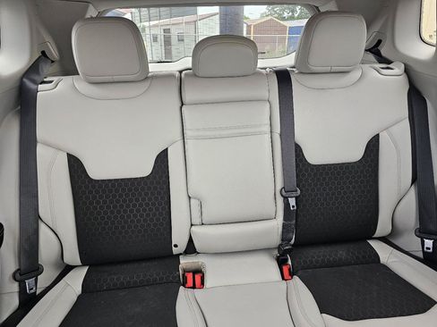 Used 2018 Jeep Compass Latitude w/ Popular Equipment Group AWD/4WD image 20
