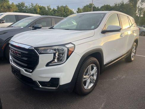 Used 2024 GMC Terrain SLE AWD/4WD image 1