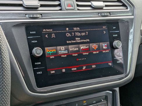 Used 2024 Volkswagen Tiguan SE R-Line image 20