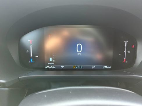 Certified 2025 Ford Escape ST-Line AWD/4WD image 38