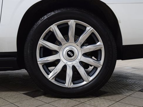 Used 2023 Cadillac Escalade ESV Premium Luxury Platinum w/ Heavy-Duty Trailer Package image 28