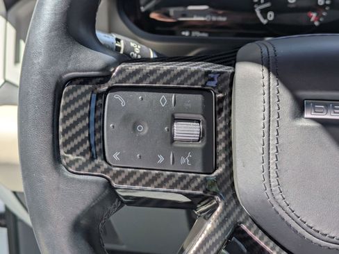 Certified 2022 Land Rover Defender 110 X-Dynamic HSE AWD/4WD image 19
