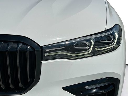 Used 2022 BMW X7 xDrive40i w/ M Sport Package AWD/4WD image 32