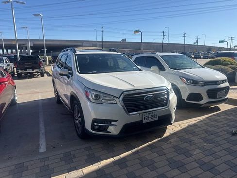 Used 2022 Subaru Ascent Limited w/ Technology Package image 2