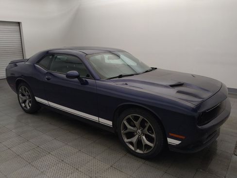 Used 2017 Dodge Challenger SXT RWD image 11