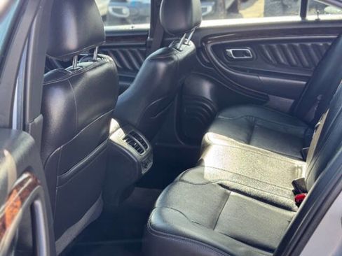 Used 2015 Ford Taurus Limited image 12