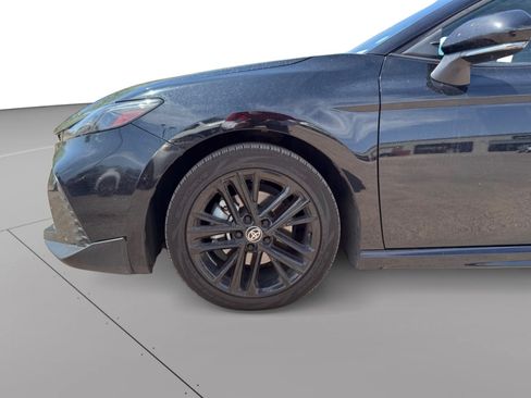 Used 2025 Toyota Camry SE FWD image 9