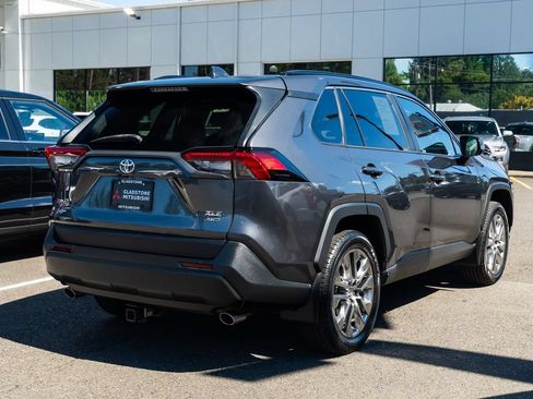 Used 2019 Toyota RAV4 XLE Premium w/ Cold Weather Package AWD/4WD image 6