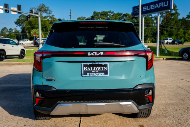 Used 2024 Kia Seltos SX w/ SX Sunroof Package AWD/4WD image 5
