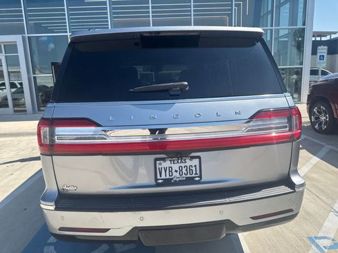 Used 2020 Lincoln Navigator L Reserve w/ Luxury Package AWD/4WD image 7