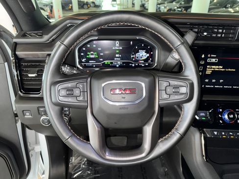 Used 2025 GMC Sierra 2500 AT4 w/ AT4 Premium Plus Package AWD/4WD image 21