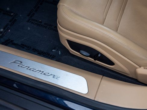 Certified 2022 Porsche Panamera image 26