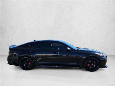 Used 2019 Kia Stinger GT2 image 4