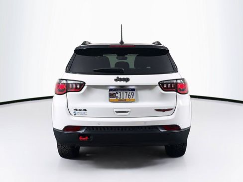 Used 2025 Jeep Compass Trailhawk AWD/4WD image 9