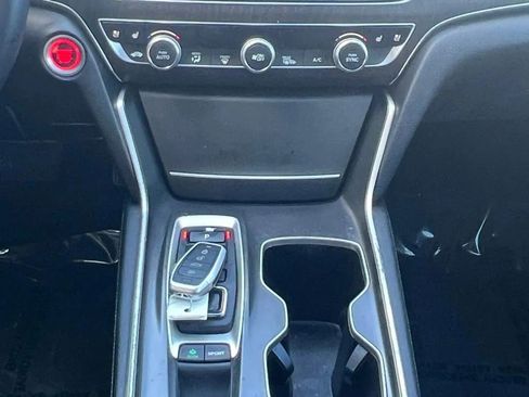 Used 2021 Honda Accord Touring image 11