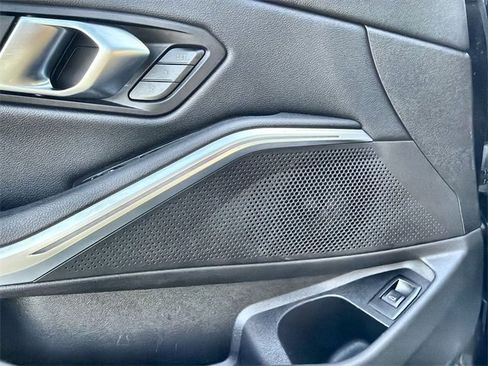 Used 2025 BMW 330i Sedan image 23