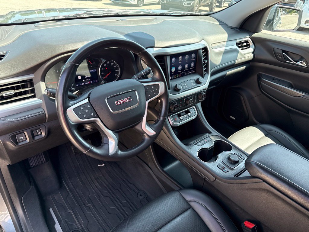 Used 2021 GMC Acadia SLT w/ Preferred Package AWD/4WD image 2
