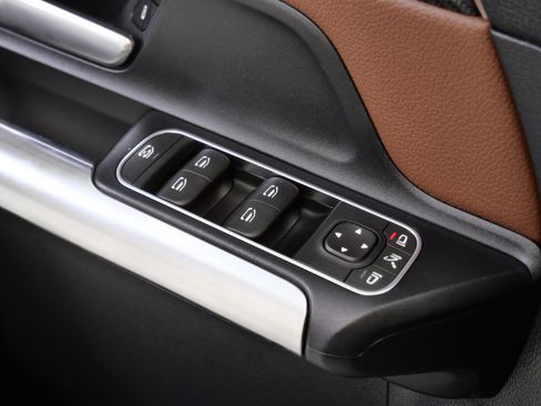 Certified 2022 Mercedes-Benz GLA 250 4MATIC image 33