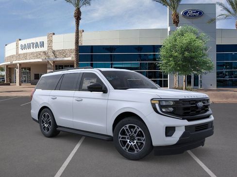 New 2026 Ford Expedition Active image 7