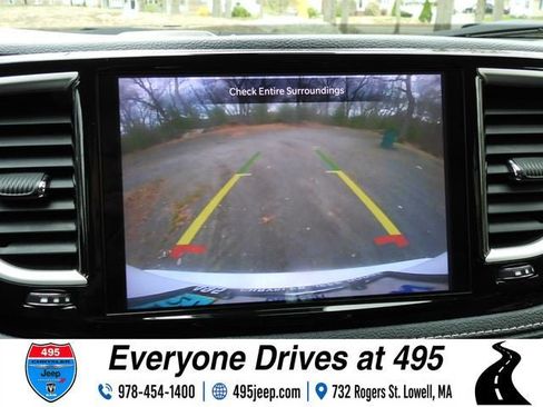 Used 2023 Chrysler Pacifica Touring-L FWD image 31