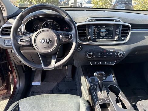 Used 2017 Kia Sorento EX w/ EX V6 Premium Package image 17