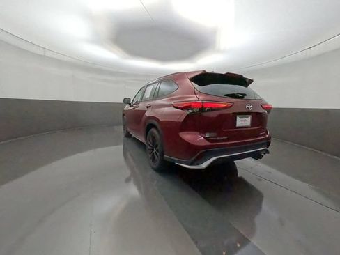 Used 2023 Toyota Highlander XSE AWD/4WD image 5