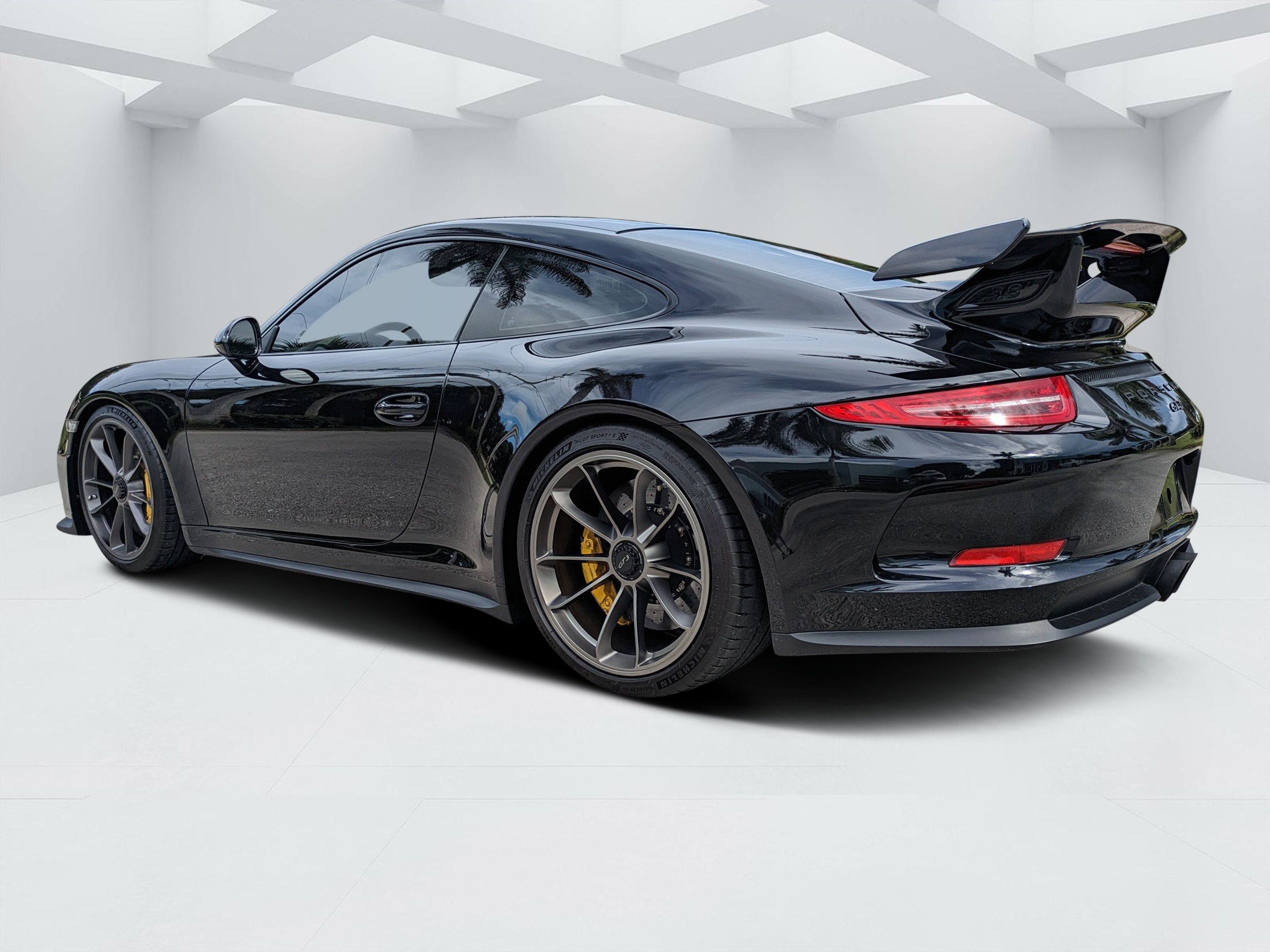 Used 2015 Porsche 911 GT3 RWD image 5