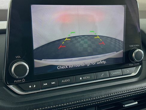 Used 2023 Nissan Rogue SV image 22