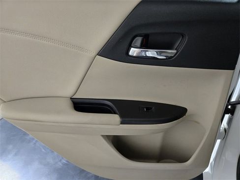 Used 2015 Honda Accord EX-L image 19