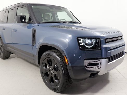 Used 2024 Land Rover Defender 110 S image 22