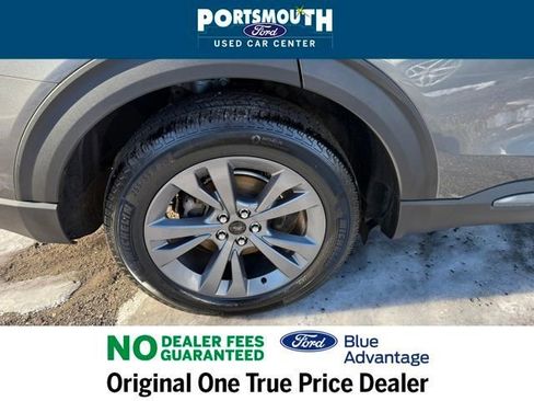 Used 2022 Ford Explorer XLT w/ Equipment Group 202A AWD/4WD image 35