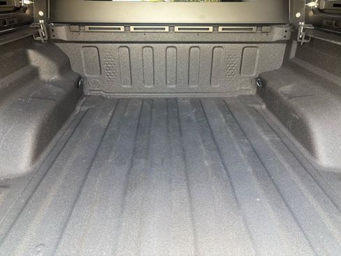 Used 2025 Jeep Gladiator Sport AWD/4WD image 15