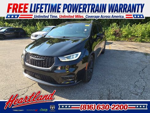 Used 2023 Chrysler Pacifica Touring-L w/ S Appearance Package FWD image 1