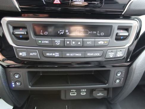 Used 2025 Honda Ridgeline Black Edition image 21