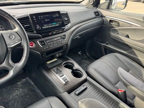 Used 2023 Honda Passport TrailSport image 18