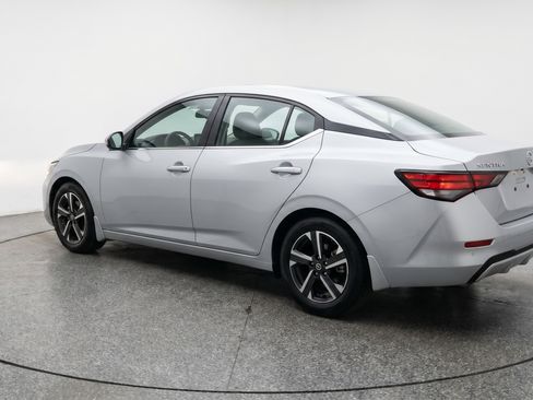 Used 2025 Nissan Sentra SV FWD image 6
