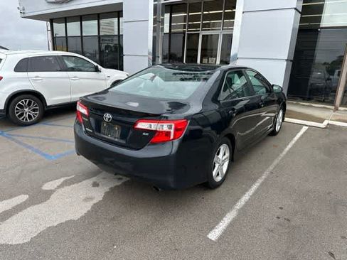 Used 2014 Toyota Camry SE FWD image 8