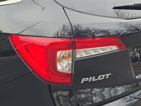Certified 2022 Honda Pilot Touring image 36
