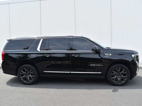 Used 2024 GMC Yukon XL Denali w/ Denali Reserve Package AWD/4WD image 4