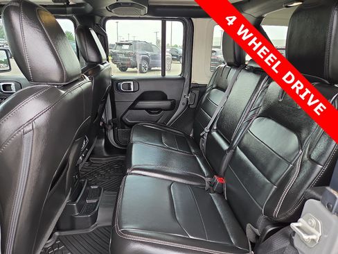 Used 2023 Jeep Wrangler Unlimited Sahara AWD/4WD image 10
