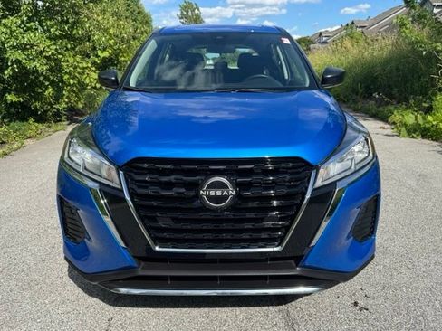 Used 2025 Nissan Kicks Play S FWD image 3