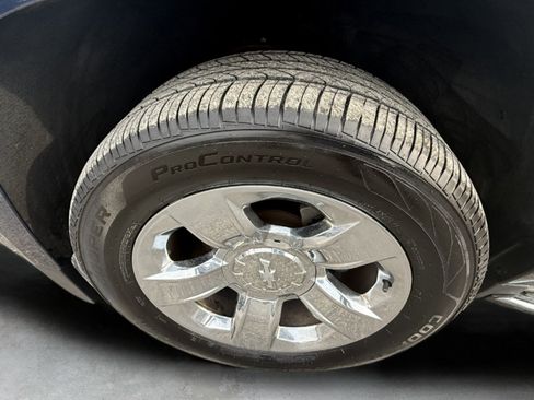 Used 2018 Chevrolet Tahoe Premier w/ Max Trailering Package image 37