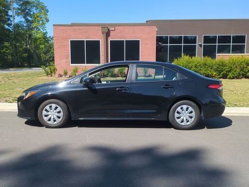 Used 2022 Toyota Corolla L FWD image 10