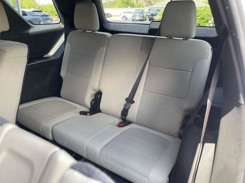 Used 2023 Chevrolet Traverse LS FWD image 35